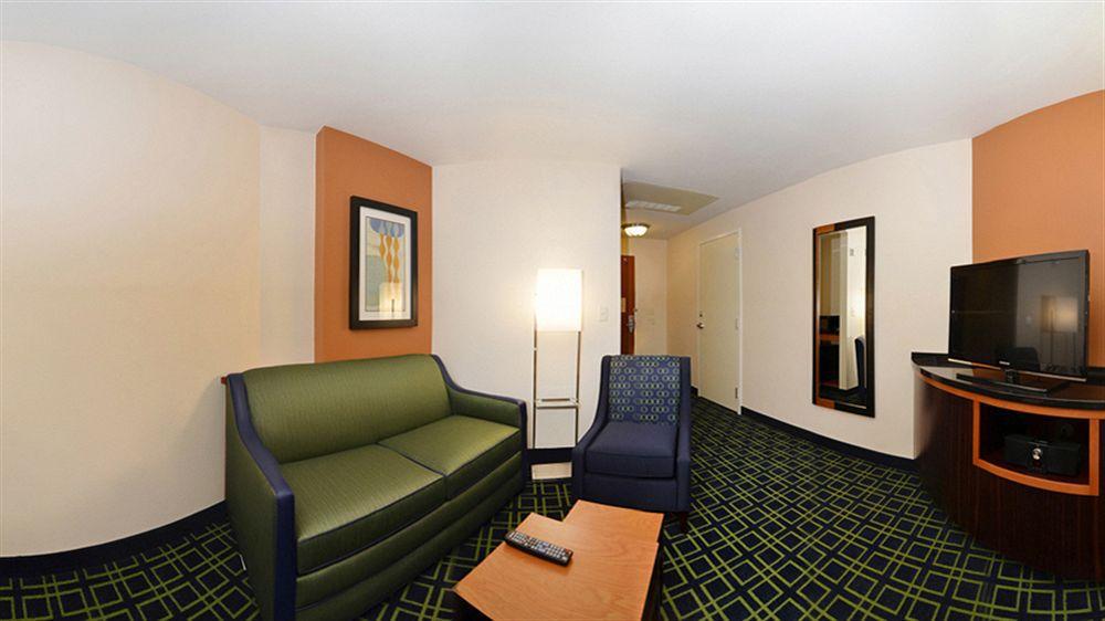 Fairfield Inn&suites Santa Cruz - 3* Capitola
