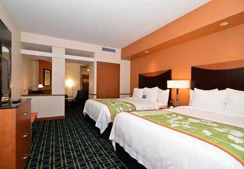 Hotel Fairfield Inn&suites Santa Cruz - 3*