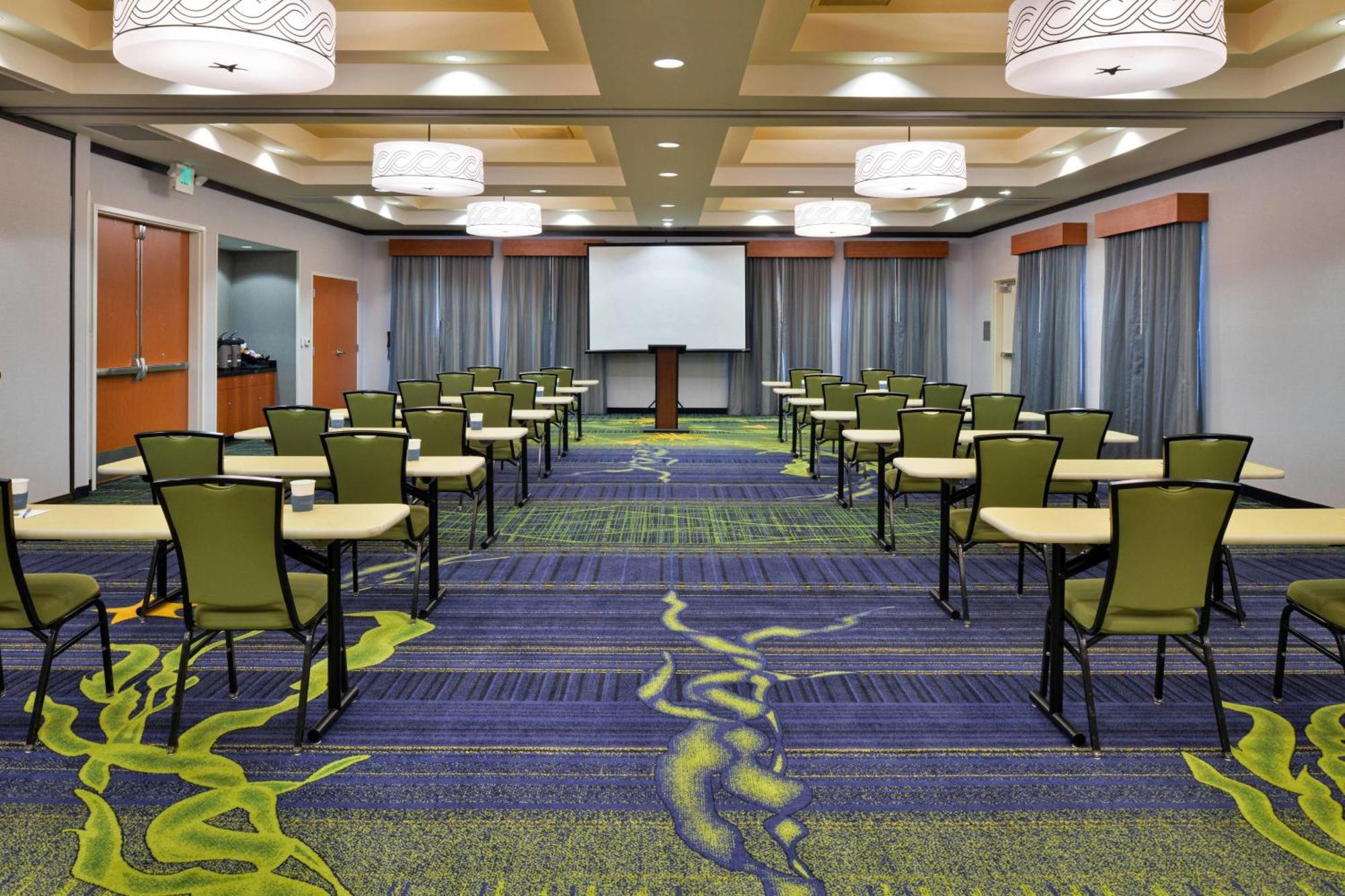 Hotel Fairfield Inn&suites Santa Cruz - 3*